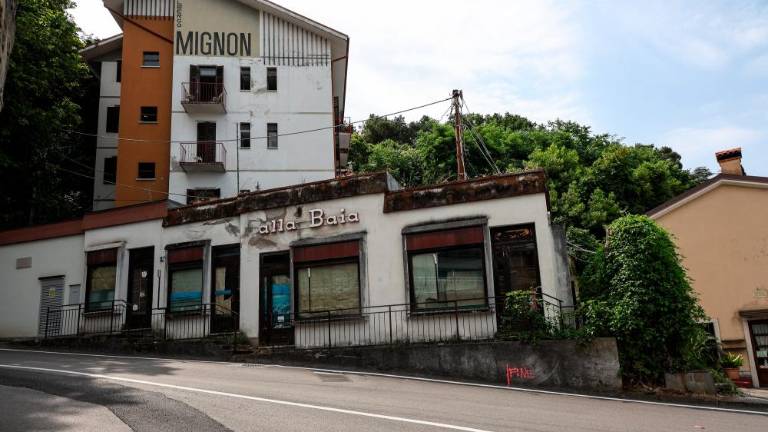 Grljan med zaspano rutino in neizkoriščenim potencialom