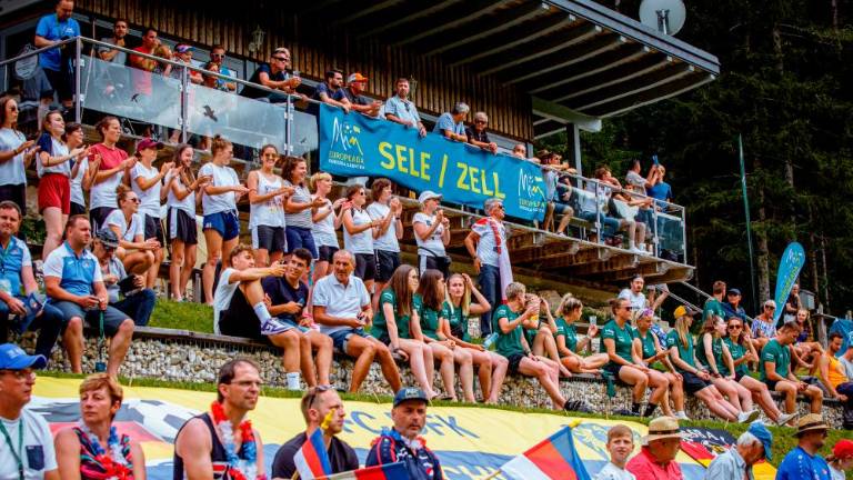 Energija, trobenta, Žile, čustva, ponos, gostilna in rdeče majice