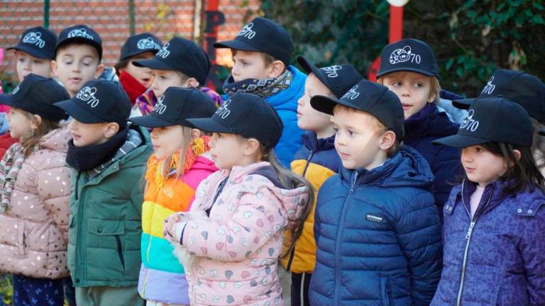 Ob obletnici otroci vrtcu zapeli himno