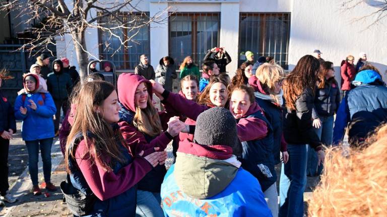 Okrogla obletnica obmetavanja z jabolki