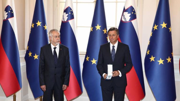 Visoki odlikovanji za Tamaro Blažina in Alojza Debelisa