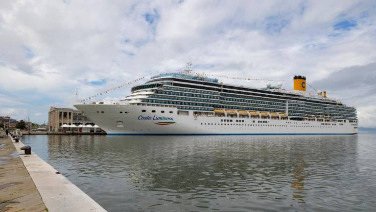 Ladje za križarjenje mestu prinašajo zaslužek