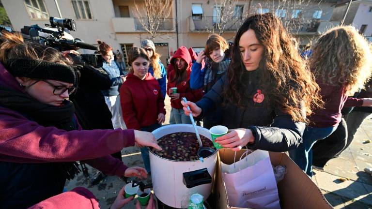 Okrogla obletnica obmetavanja z jabolki