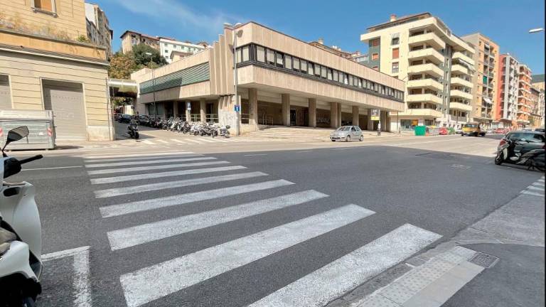 Voznik trdi, da ga ni povozil