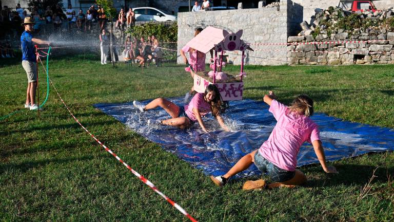 V Repnu švigale karjole vseh vrst (FOTO in VIDEO)