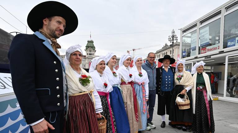 Na Barcolano so se vrnile narodne noše