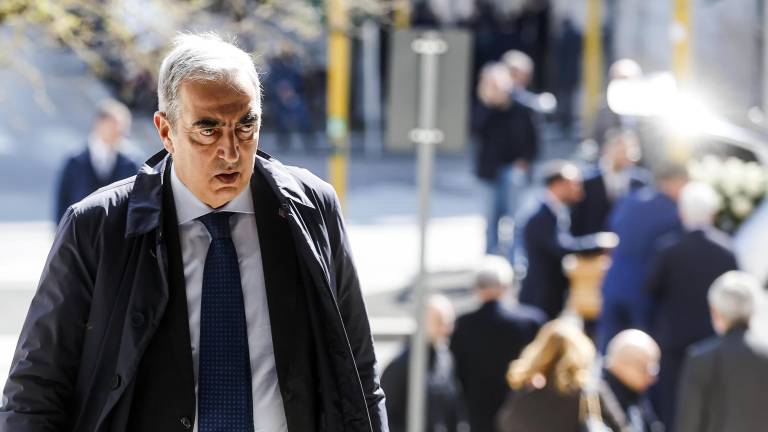 Gasparri ni več vodja senatne skupine stranke Naprej, Italija