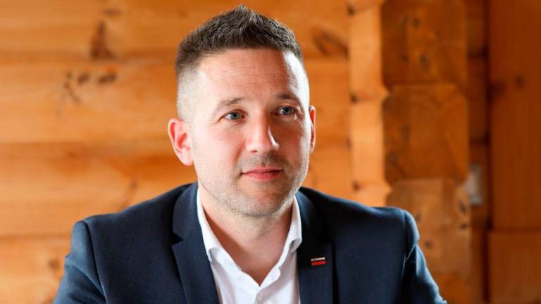 Pozdrav »ciao« zmotil slovenskega poslanca