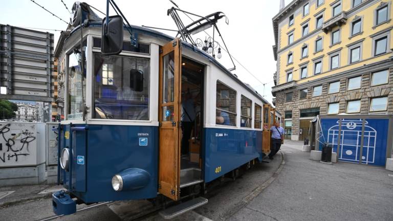 Po devetih mesecih tramvaj spet prevaža krajane in turiste (FOTO in VIDEO)