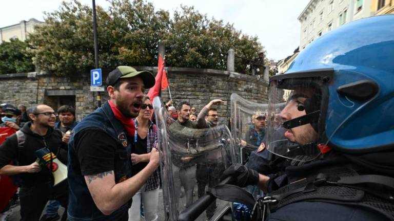 Spet množično, a napeto