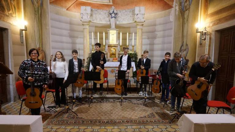 Glasbeno voščilo v pevmski cerkvi