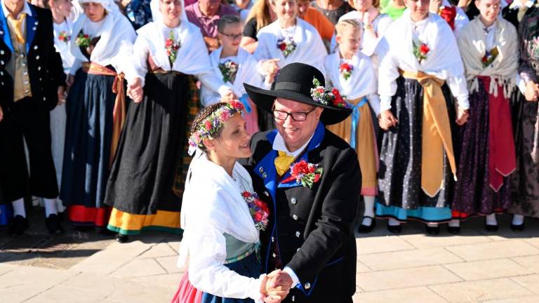 »Skupaj s številnimi nošami sva okronala najino pravljico«