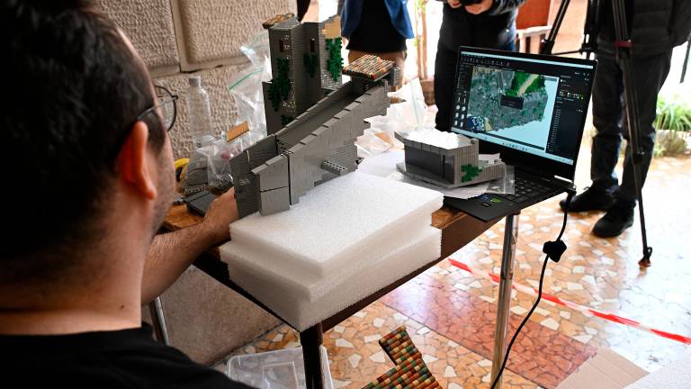 Na Devinskem gradu umetnine iz lego kock