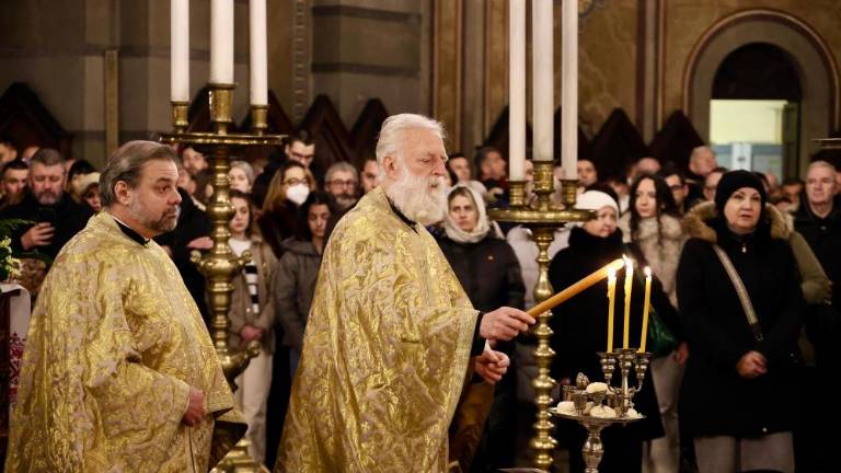 Srbsko-pravoslavni verniki praznujejo badnjak