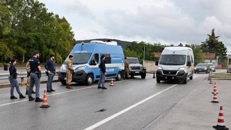 Začel se je nadzor na meji (foto)
