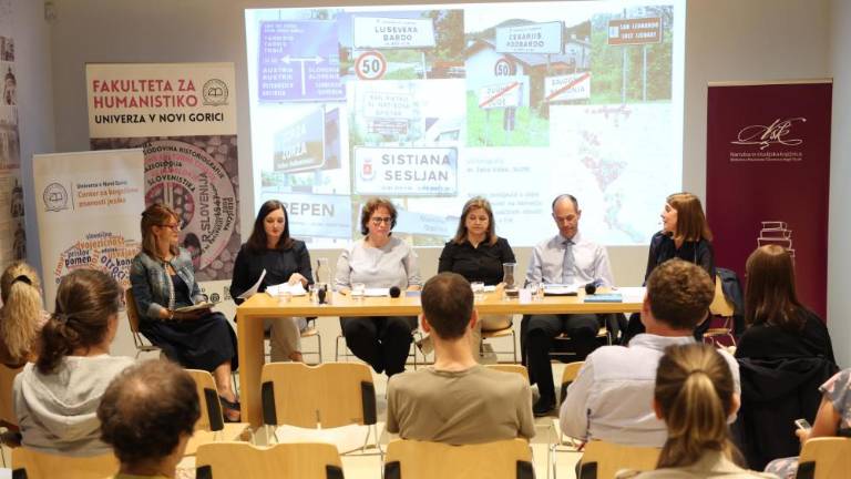 O zemljepisnih imenih, kjer živijo Slovenci v Italiji