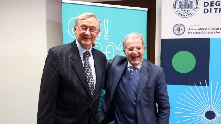 Nad težave s tesnejšim sodelovanjem