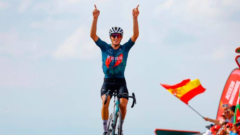 Castrillu na Vuelti prva zmaga v karieri, Roglič ostaja na drugem mestu