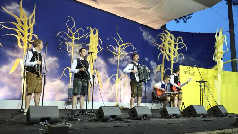 Danes med borovci še finale