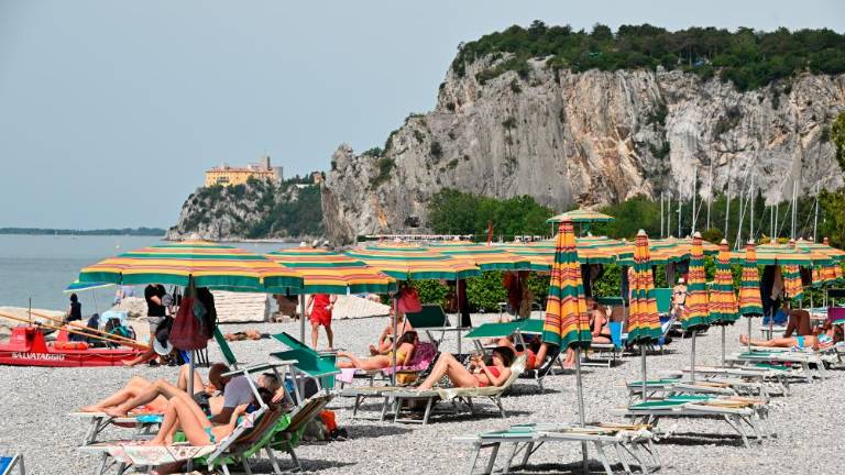 Za ta čas zelo topel konec tedna, od torka pa ohladitev in nevihte