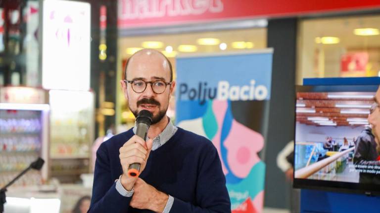 Dvojezičnost spodbujajo s »poljubi«