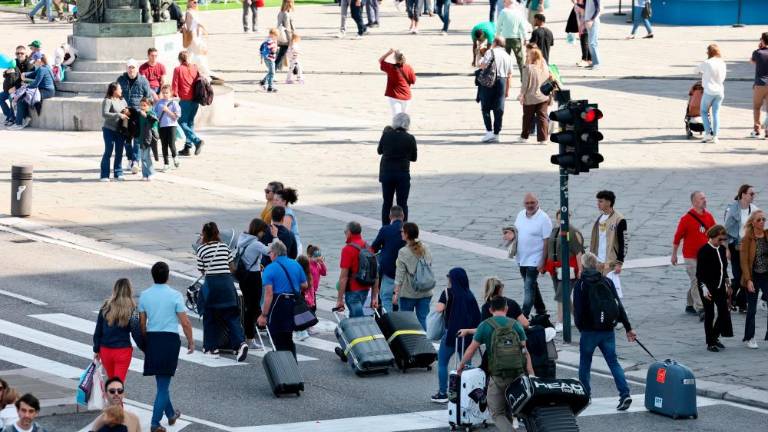 Ob vrhuncu Barcolane zaprli za promet tržaško nabrežje in okoliške ulice