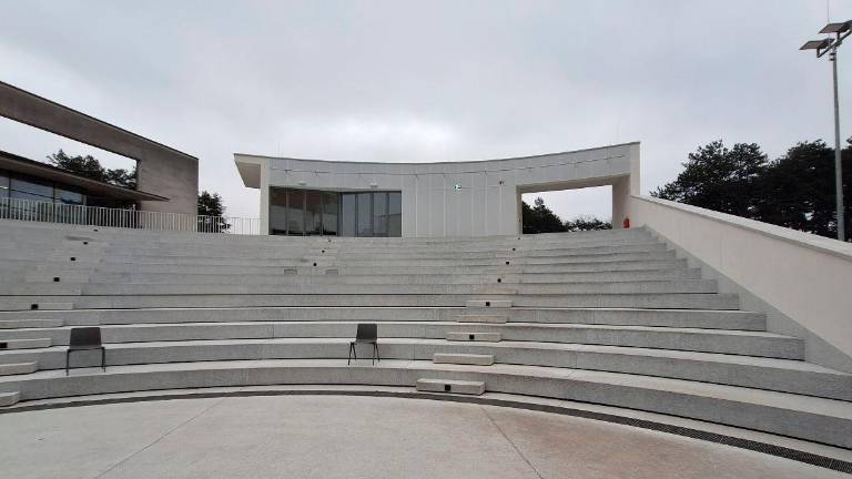 Novogoriško gledališče poleti pripravlja pestro dogajanje v amfiteatru