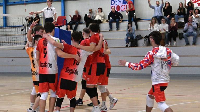 SloVolley Studio Vegliach napredoval v C-ligo