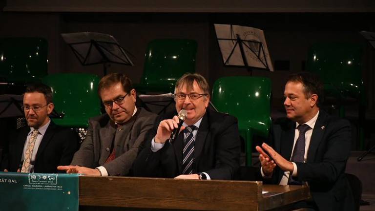 V ospredju skrb za tkanje vezi in krepitev dialoga