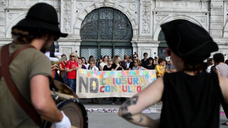 Glasno zahtevajo ohranitev družinskih posvetovalnic