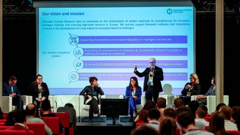 Mladi evropski raziskovalci v Trstu na konferenci o zelenem vodiku