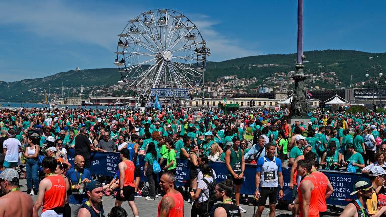 10.000 tekačic in tekačev preplavilo Trst