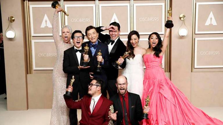 Vse povsod naenkrat pobral sedem oskarjev