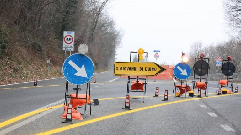 Cesta med Sabliči in Štivanom spet zaprta