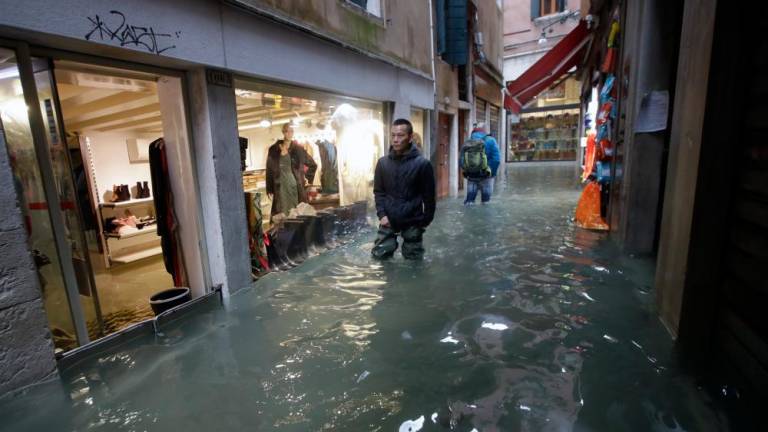 V Benetkah 152 centimetrov vode (foto)