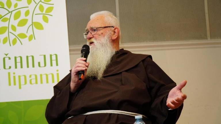 »Umaknite telefone in se posvetite drug drugemu«