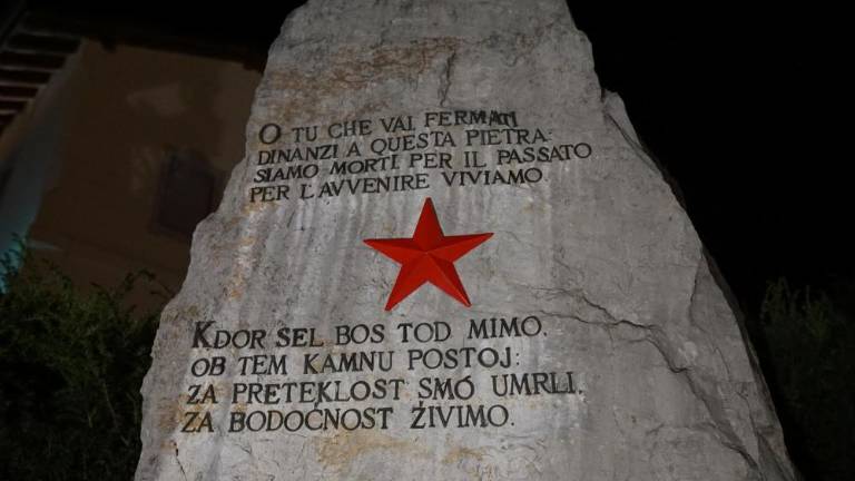 Sovodenjski spomenik po šestdesetih letih dobil rdečo zvedo