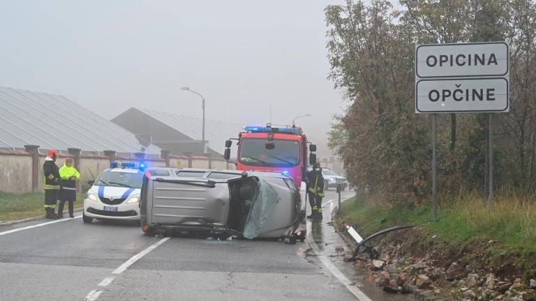 Zaradi nesreče zaprli cesto med Opčinami in Prosekom