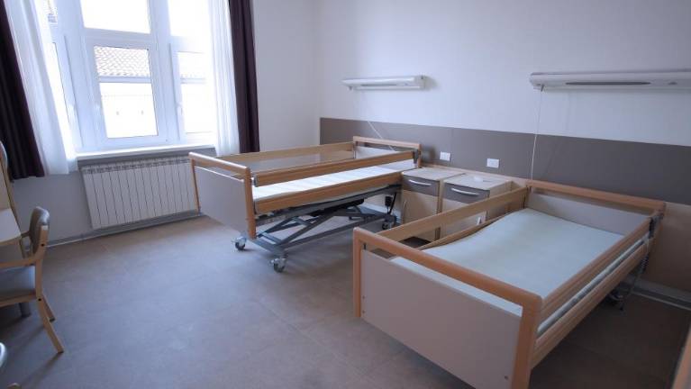 Novi stanovalci v Montecchijevi 6