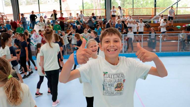 Deželni šolski finale v igri med dvema ognjema