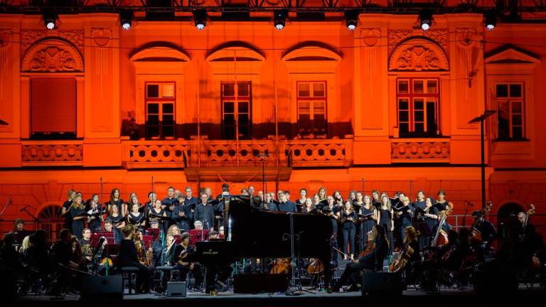 Brezmejno so se povezali v glasbi