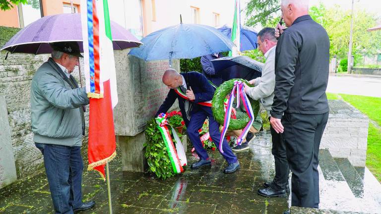 Ob spomenikih bodo pozvali k miru