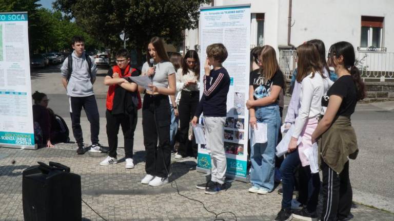 Izsledke strnili na dvanajstih dvojezičnih panojih