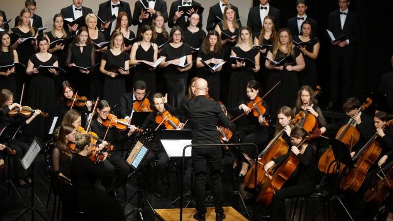 Mladi naj nosijo v svet sporočilo miru