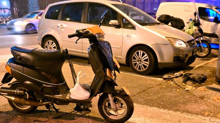 Pri Valmauri trčila avtomobil in motor, ki ga je vozil mladoletnik