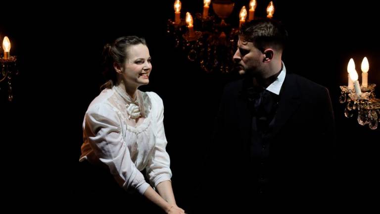 Zaživel lirični muzikal Besneče morje