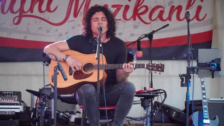 Ustvarjalnost povezala mlade