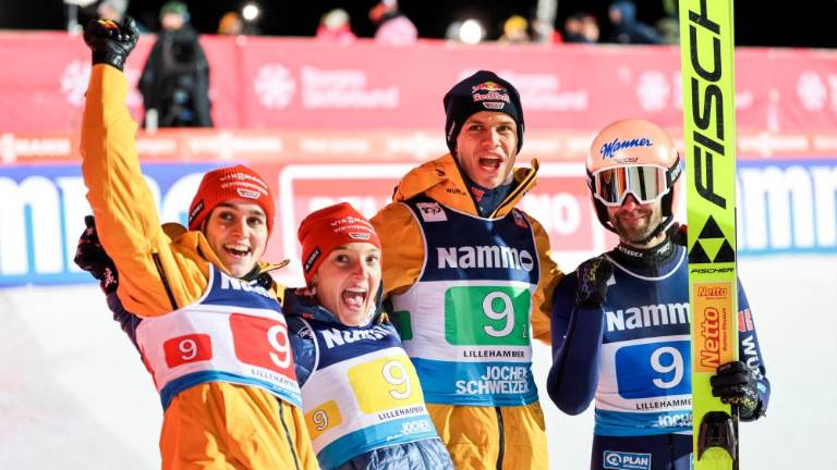 Slovenska skakalna četverica v uvodni tekmi četrta, zmagala Nemčija