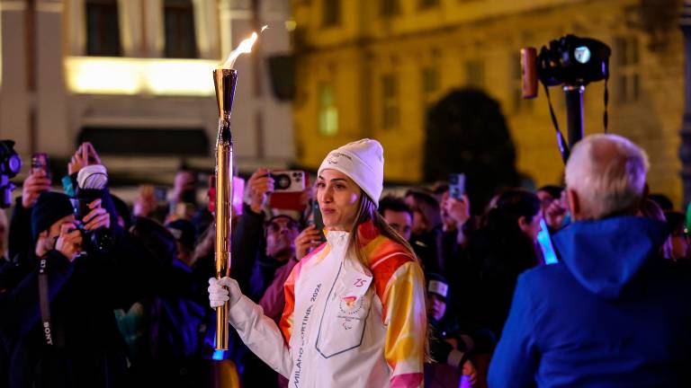 Olimpijski ogenj v Trstu prižgali s paralimpijsko baklo