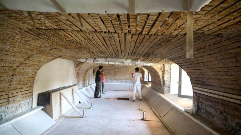 Na stropih palače odkrili njeno preteklost